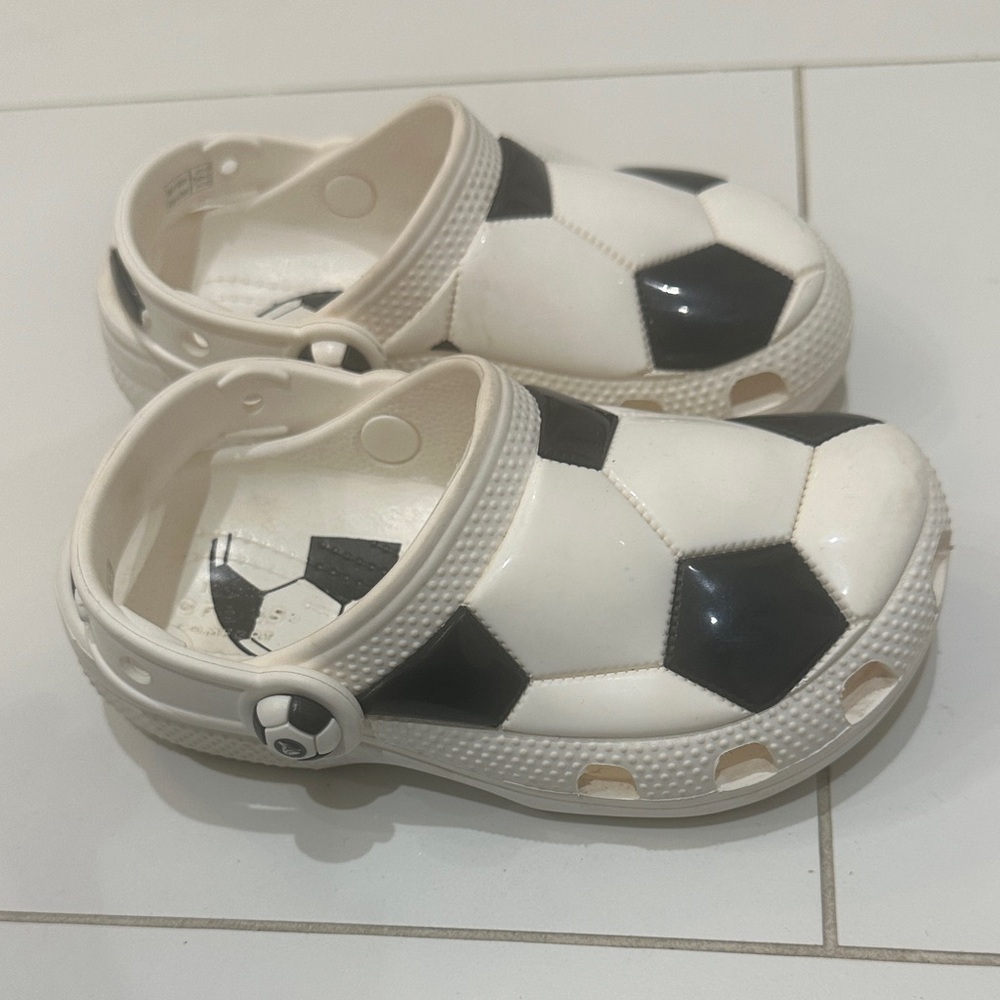 CROCS Kids Soccer Shoes - Black and White c10